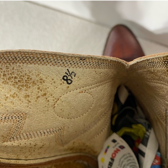 Vintage Leather Western Cowboy Boots With Vibram Soles 8.5 - Picture 7 of 16